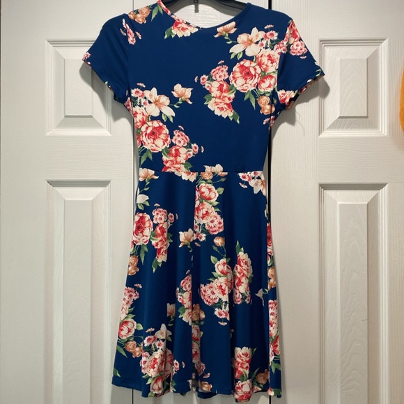 3 dresses for 1!! - Picture 6 of 10